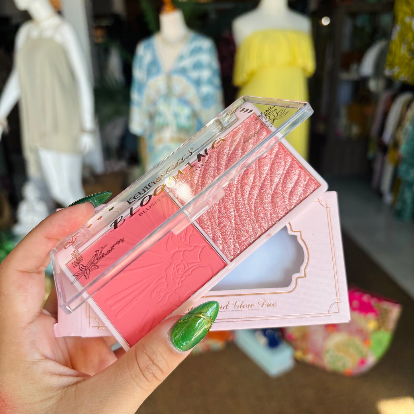 BLOOMING Blush and Highlither Palette KEVIN&COCO